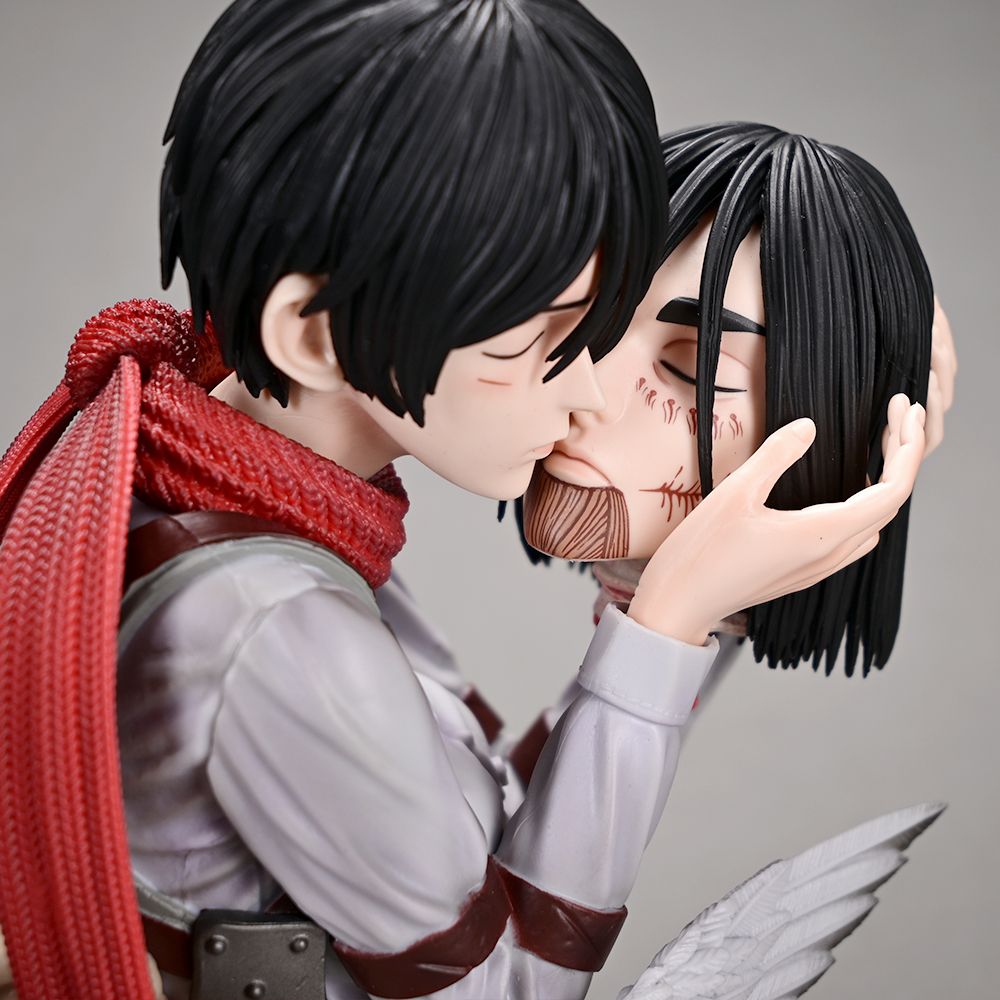 Attack on Titan Death Kiss Action Figure - Eren & Annie Collectible Statue 220mm