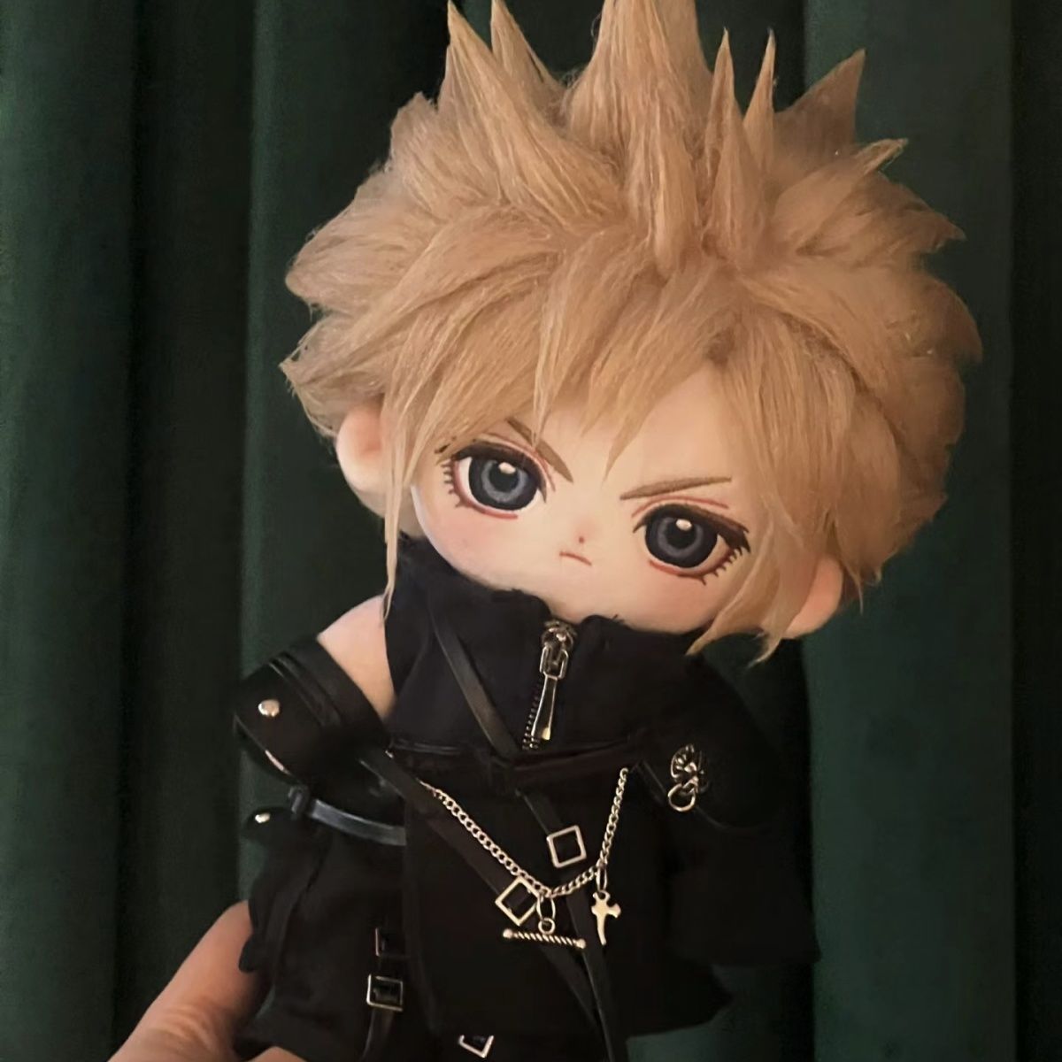Final Fantasy VII Cloud Strife Collectible Doll - Premium Gift Set