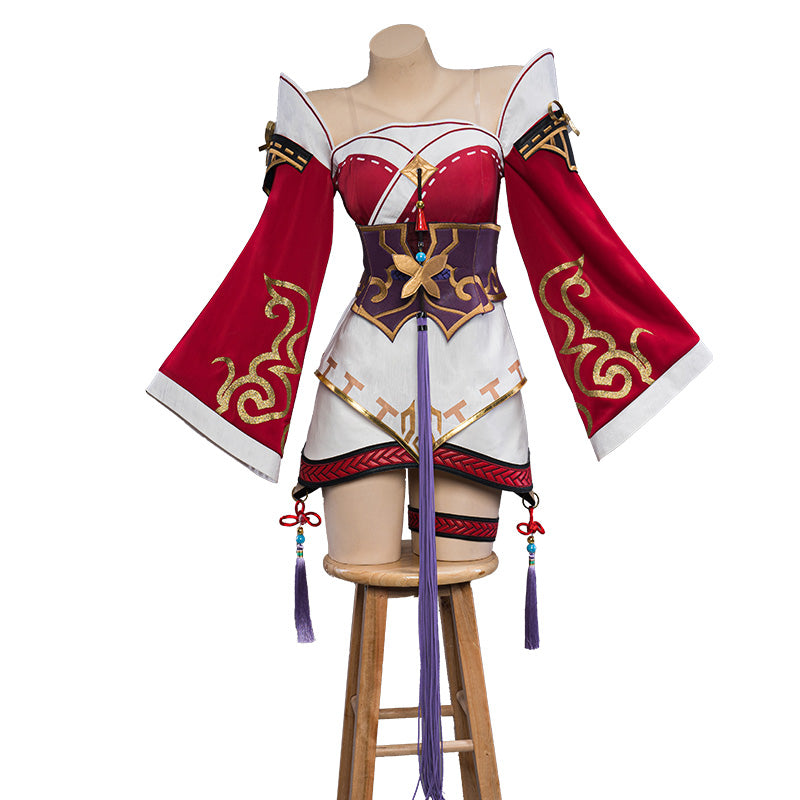 Classic Nine-Tailed Fox Cosplay Costume - Elegant Mage Character Outfit