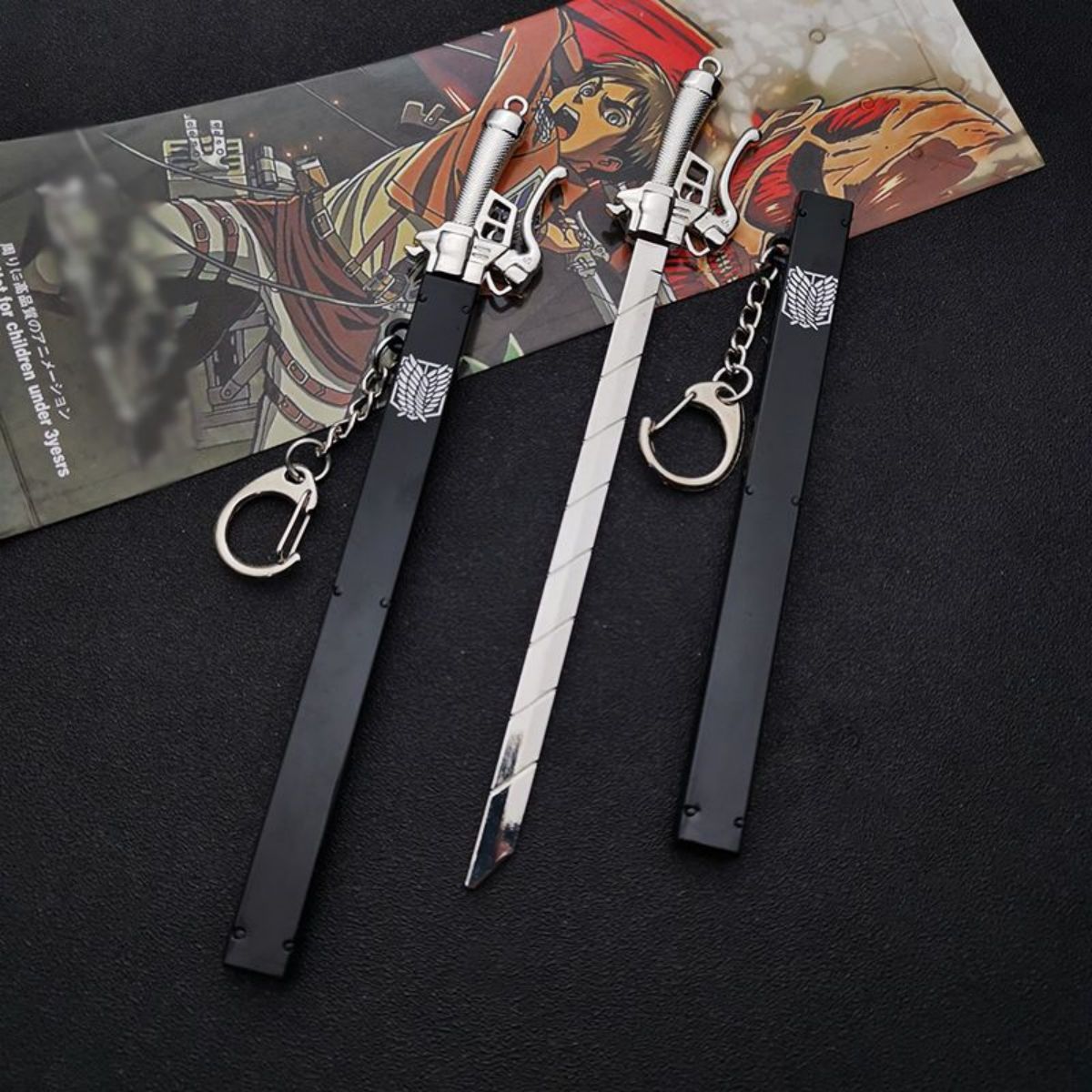 Attack on Titan 進撃の巨人 Levi and Eren and Mikasa Attack Blade Keychain Props