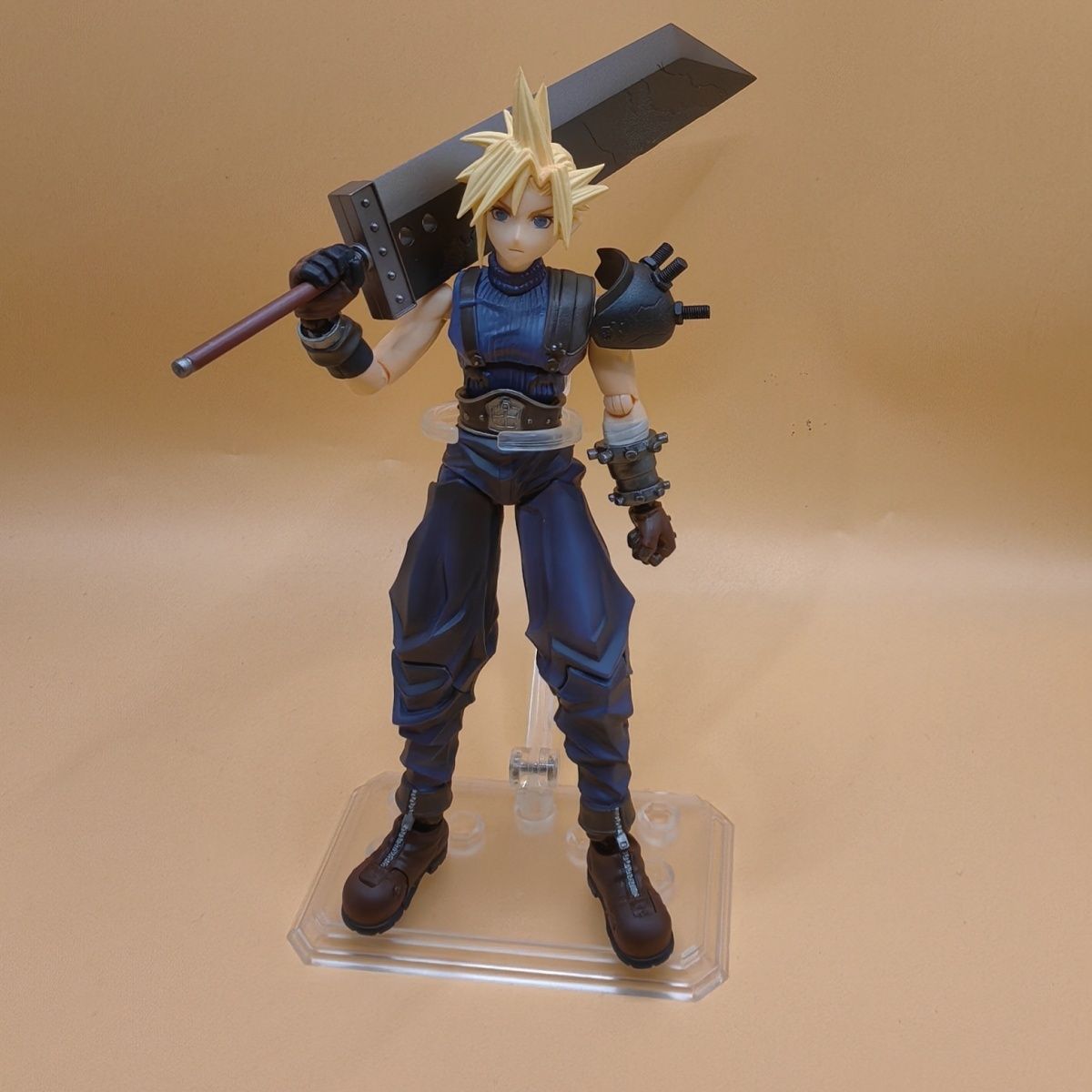 Final Fantasy VII Cloud Strife Action Figure - 230mm Premium Collectible