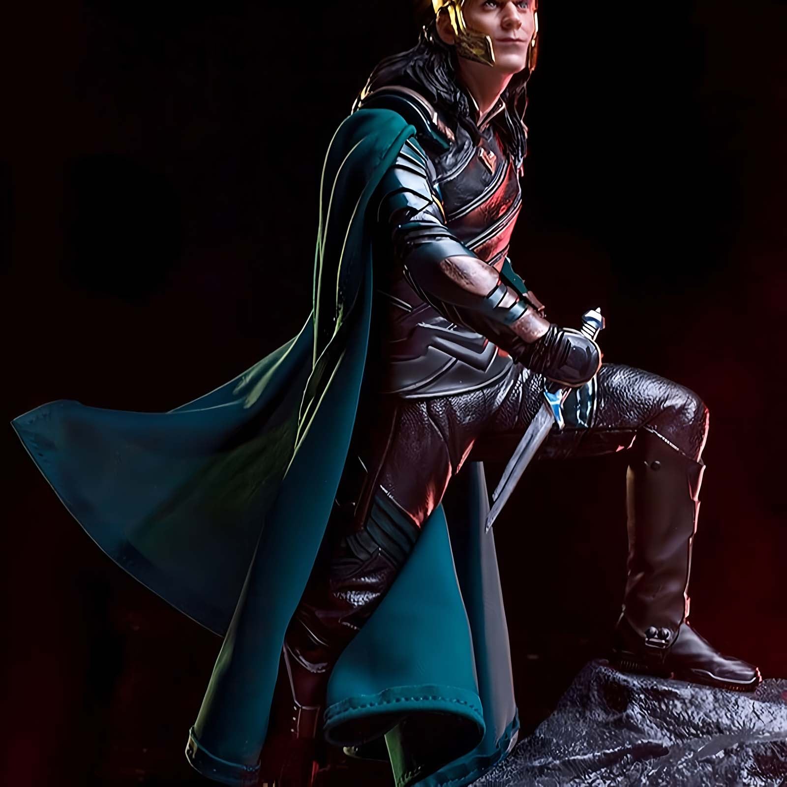 Marvel Avengers 3 Loki 1/10 Scale Figure - Premium Collectible Statue