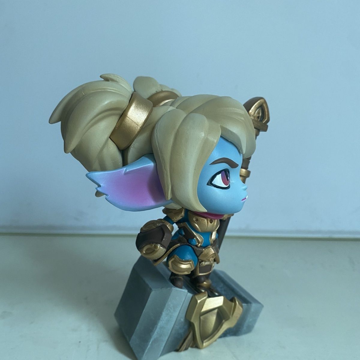 League of Legends Poppy Iron Ambassador Figure - 110mm Yordle Collectible