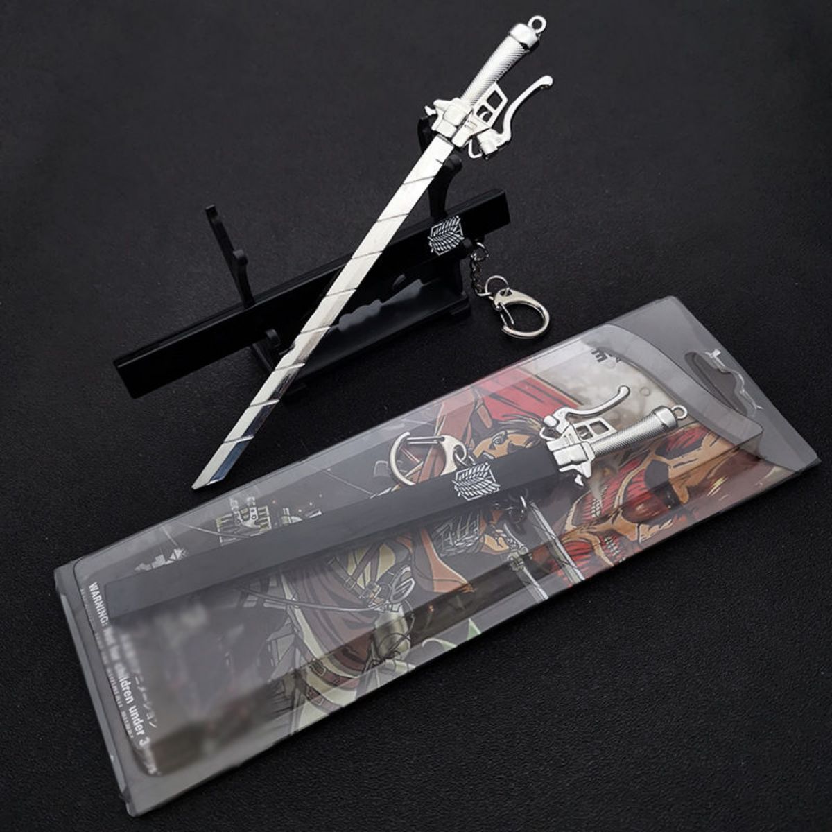 Attack on Titan 進撃の巨人 Levi and Eren and Mikasa Attack Blade Keychain Props