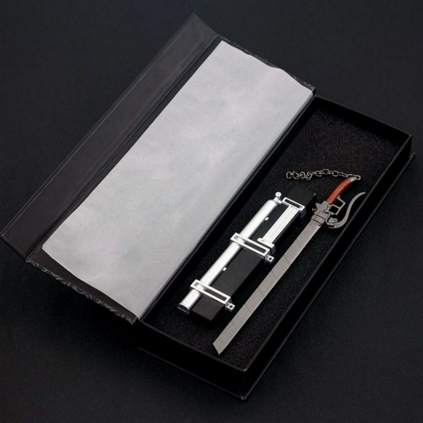 Attack on Titan 進撃の巨人 Levi and Eren and Mikasa Giant Knife Prop