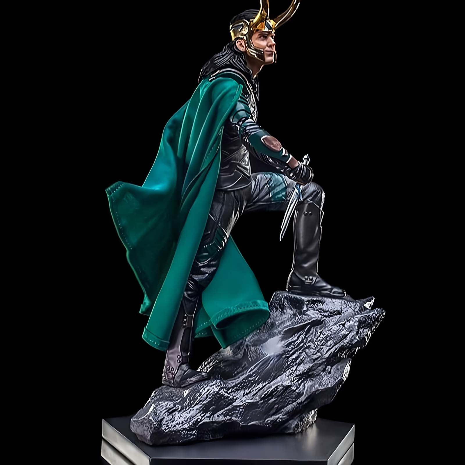 Marvel Avengers 3 Loki 1/10 Scale Figure - Premium Collectible Statue