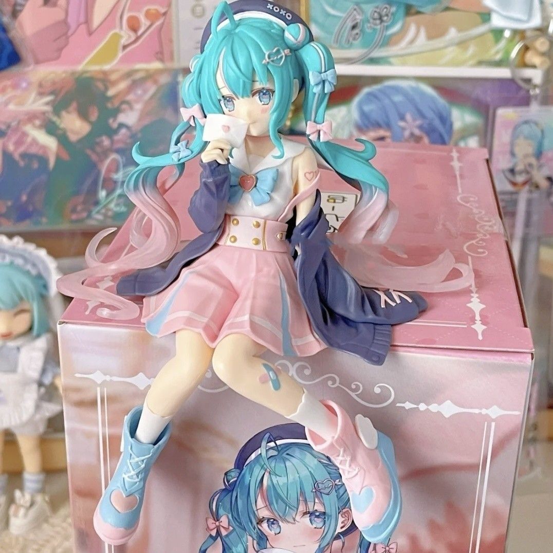 Hatsune Miku Pink Prize Figure - Limited Colorway Collectible