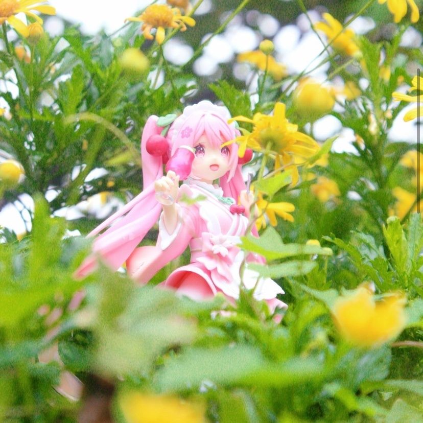 Hatsune Miku Japanese Teahouse Waitress Figure - Traditional Kimono Collectible