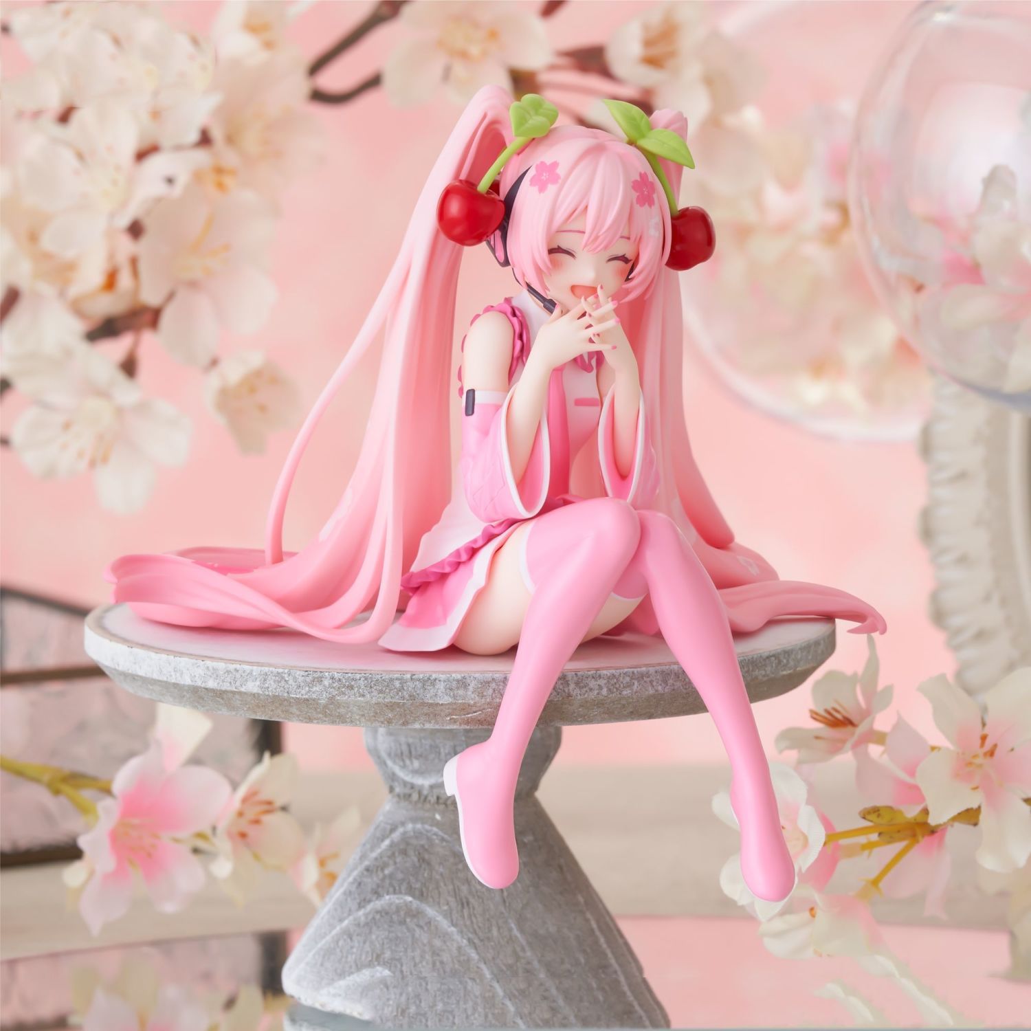 Hatsune Miku Pink Prize Figure - Limited Colorway Collectible