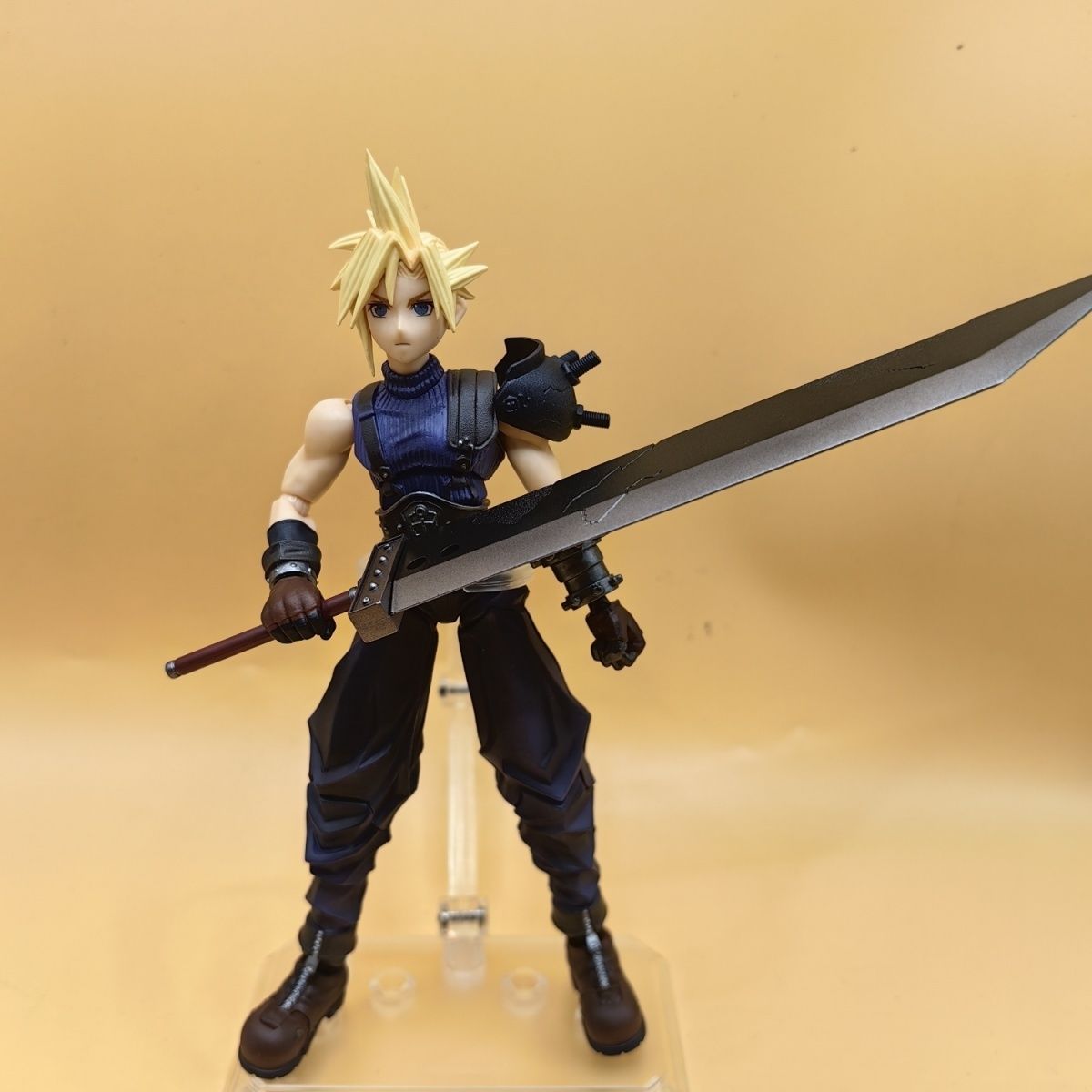 Final Fantasy VII Cloud Strife Action Figure - 230mm Premium Collectible