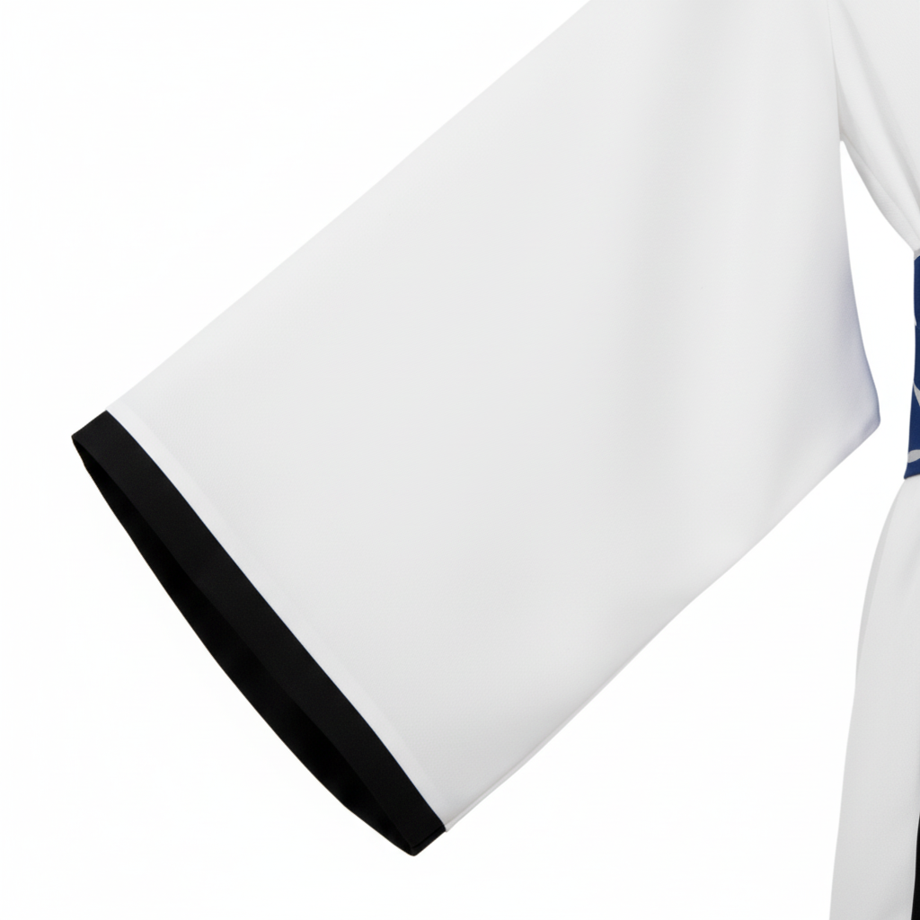 Sleeve opening and cuff detail - 4K resolution